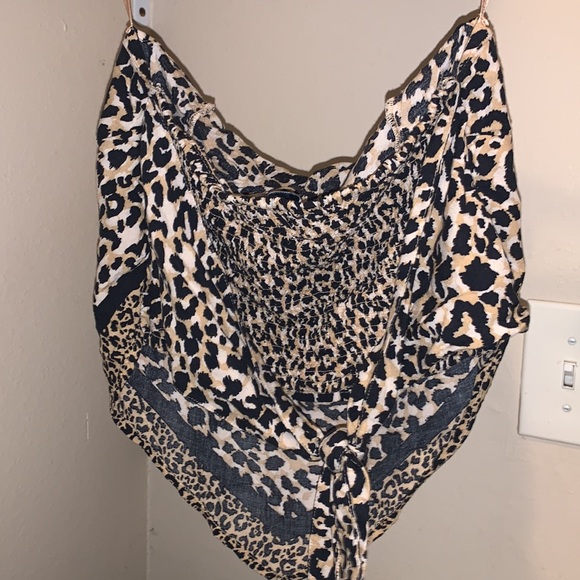 ITEM #1 Leopard print stretchy back with tie around neck - Picture 2 of 2